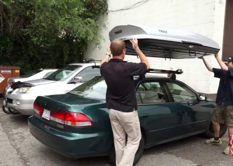 How to Carry Things Safely On a Vehicle Roof?