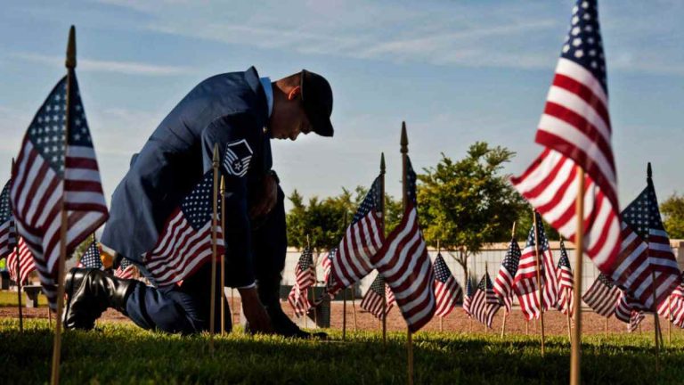What is the Difference Between Veterans Day and Memorial Day?
