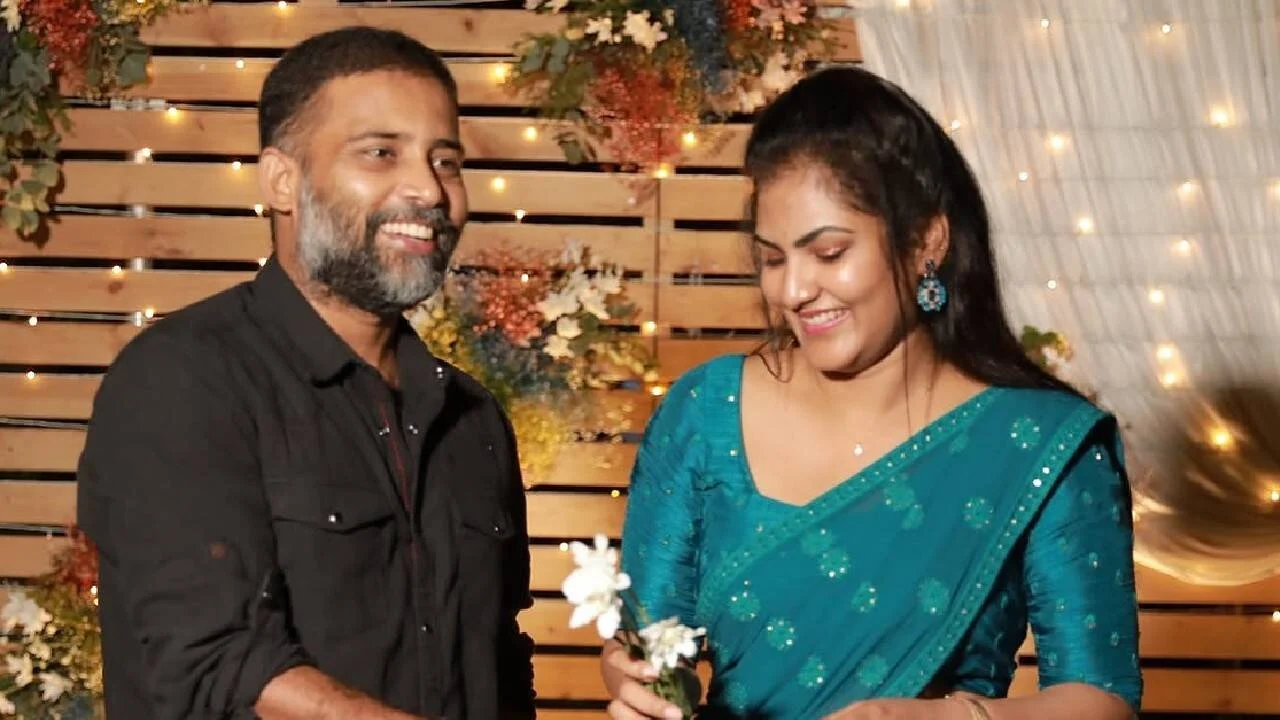 Attakathi Dinesh’s relationship with TV host Ezhilarasi revealed