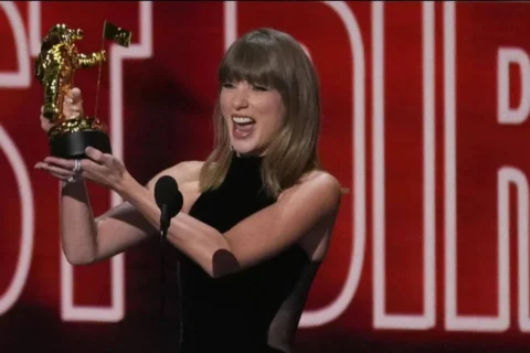 Netizens say Taylor Swift is wearing Travis Kelce’s shirt in a new video