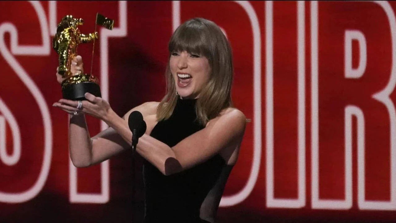 Netizens say Taylor Swift is wearing Travis Kelce’s shirt in a new video