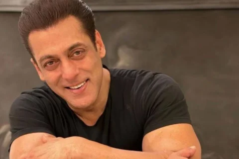 Salman Khan folds his hands as the crowd surrounds him after Ganpati darshan