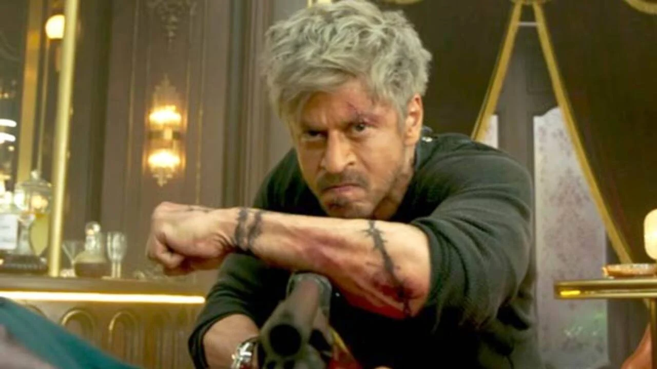 Shah Rukh Khan confirms 'King' release is NOT delayed, says he suffered a few injuries
