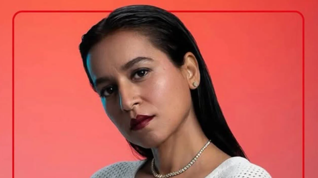 Tillotama REACTS to troll saying she has 'anxiety issues'