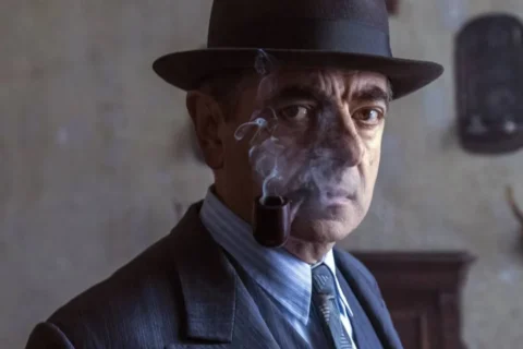 When Rowan Atkinson bought a GBP 2.6 million home in Oxfordshire to create his glass mansion