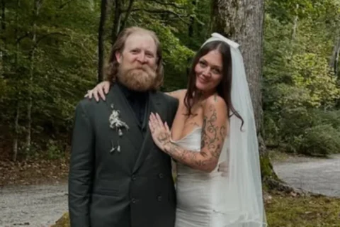 Elle King and tattoo artist Dan Tooker tie the knot