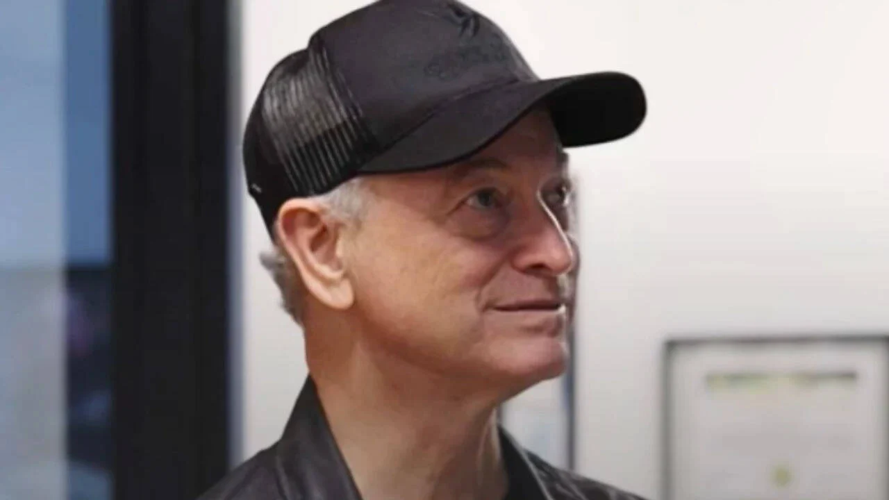 In 2009, Gary Sinise met war veteran Brendan Marrocco, which inspired a smart homes project for wounded soldiers