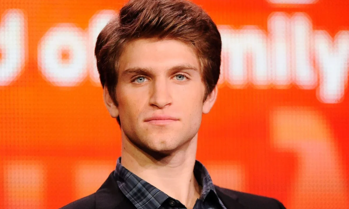 Keegan Allen ATTACKED and robbed at gunpoint - WATCH