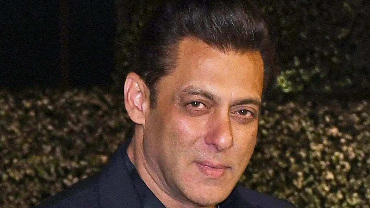 Salman was removed from school for not paying fees, earned Rs 75 as a background dancer