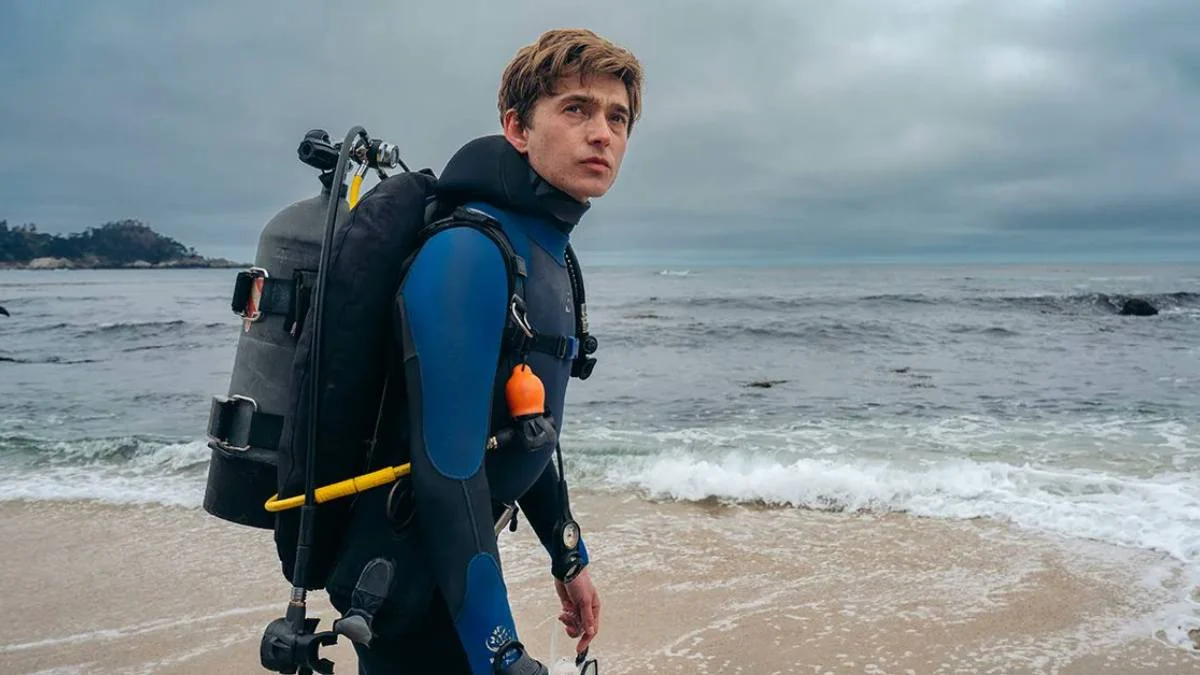 Whalefall Early Reviews Out: “Intense Rollercoaster” & “Claustrophobic Classic”—Austin Abrams Survival Thriller Impresses Critics