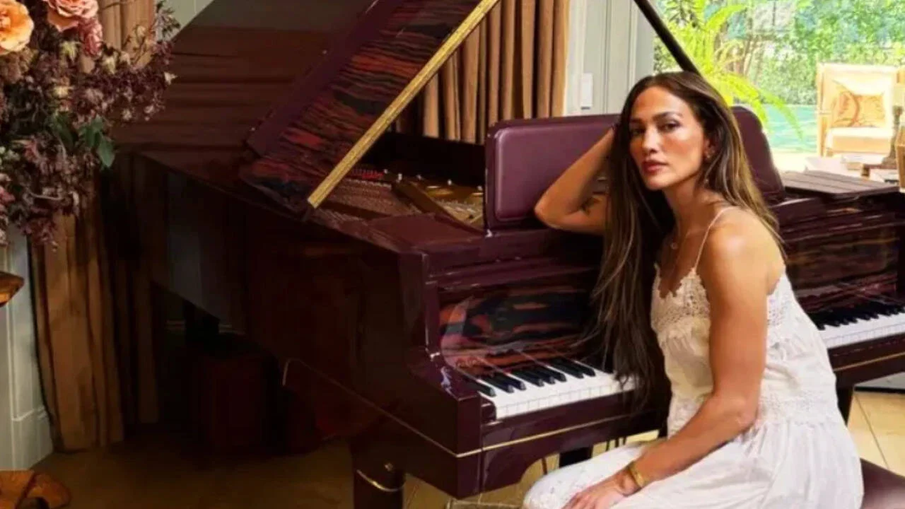 When Jennifer Lopez had to sleep in a dance studio after hours
